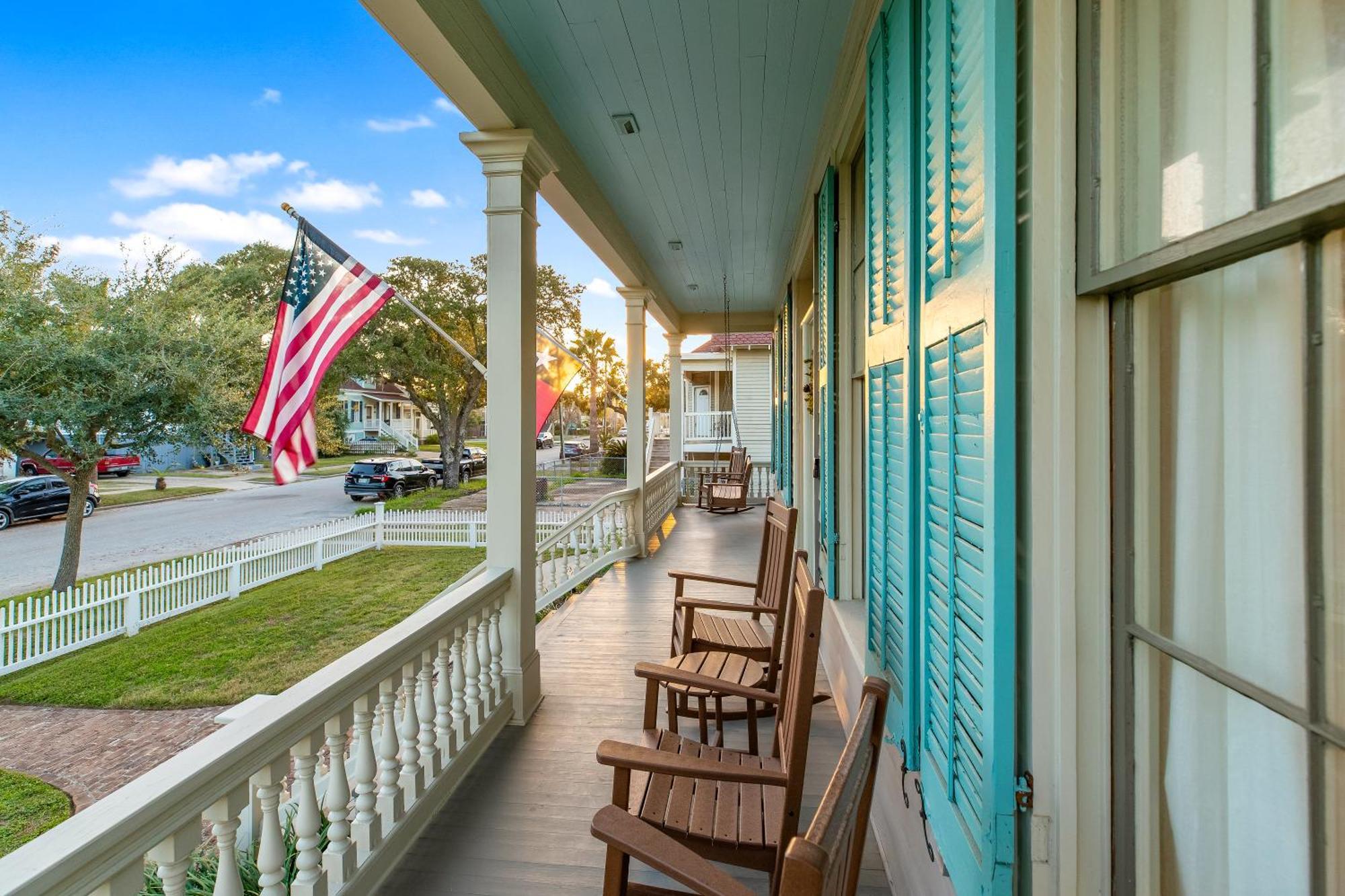 Historic 1871 Coastal Breeze With Heated Pool - Restoring Galveston Villa Dış mekan fotoğraf